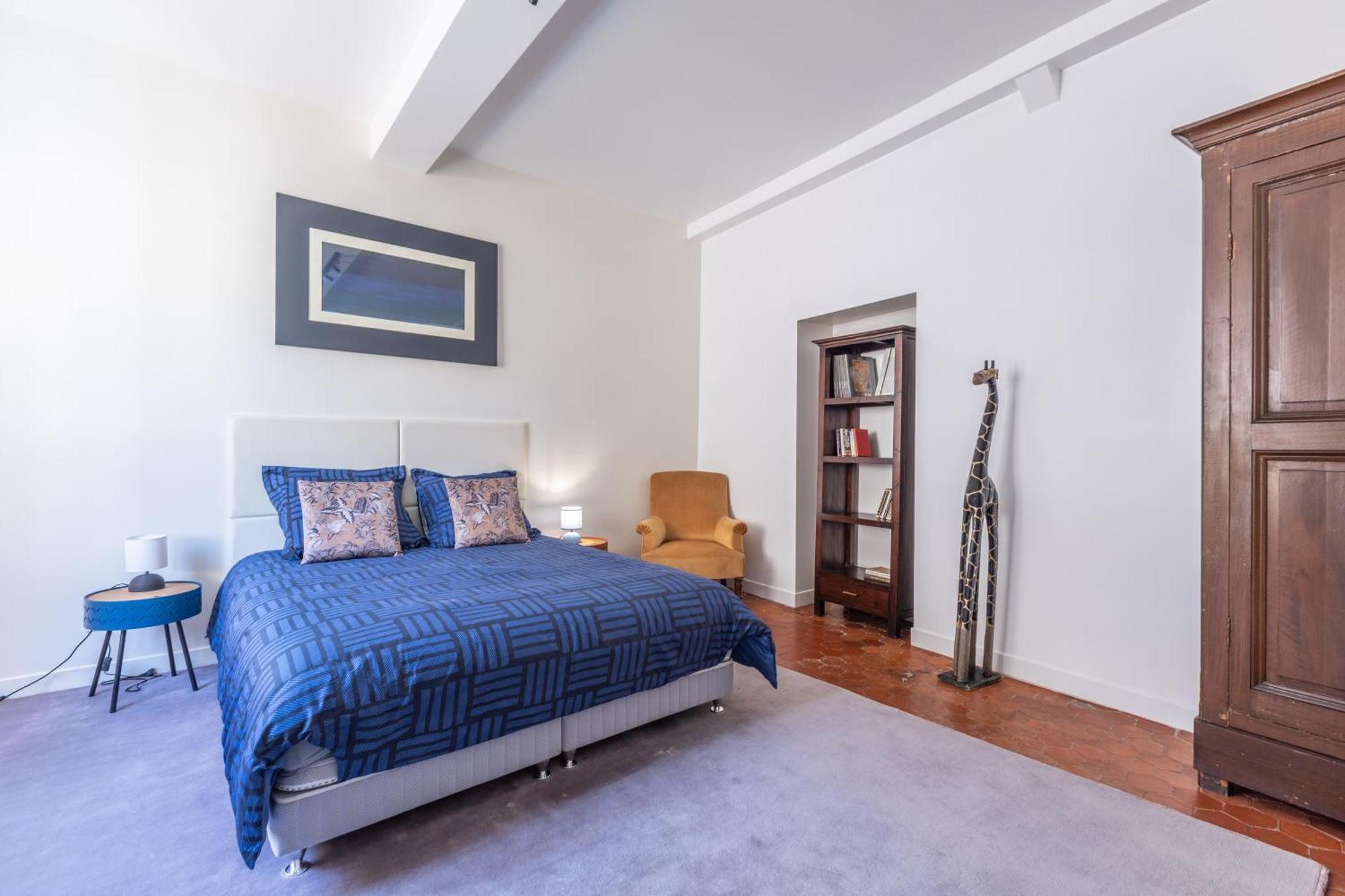 Old Town Apartment *
