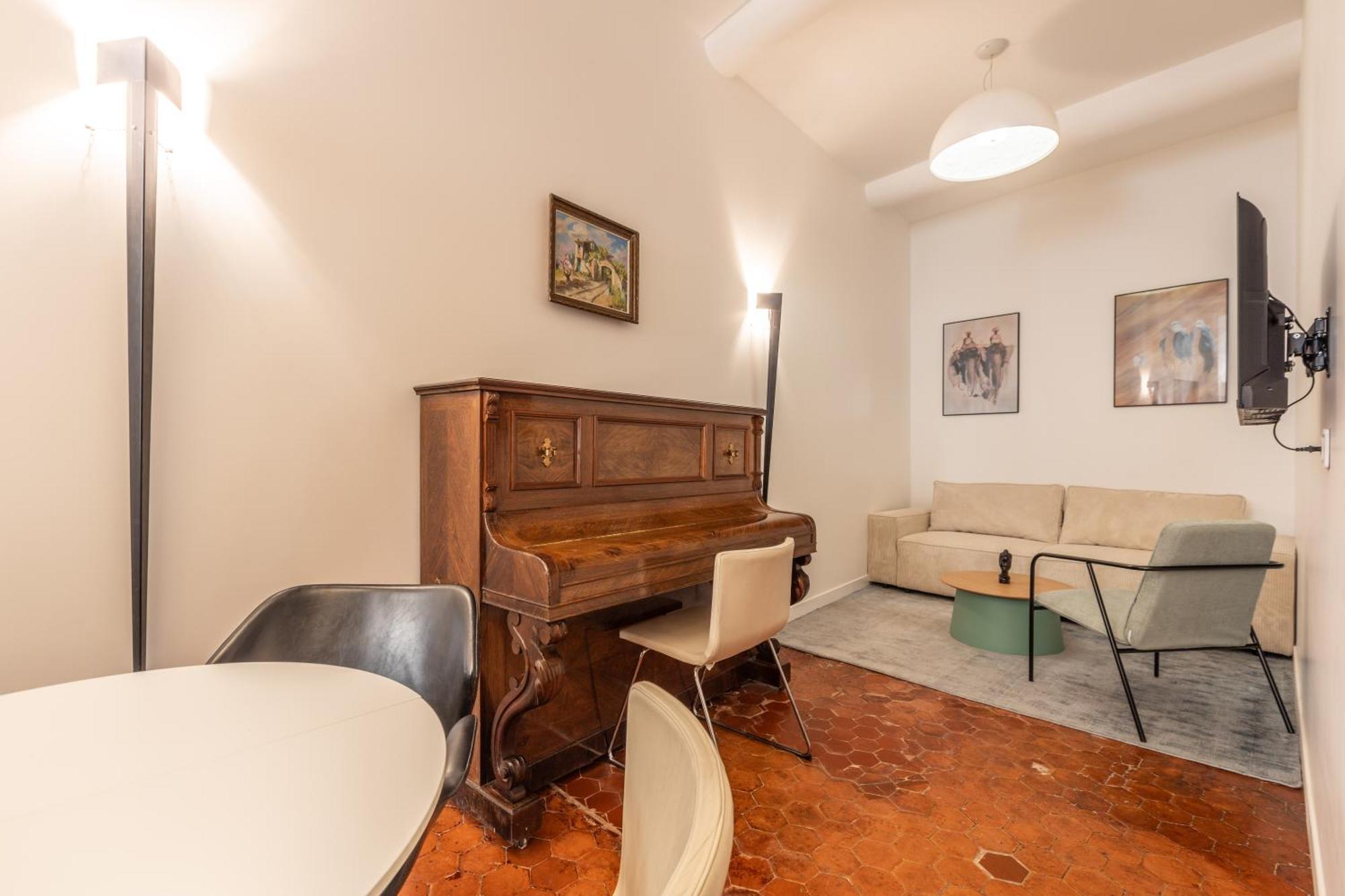 Old Town Apartment Menton