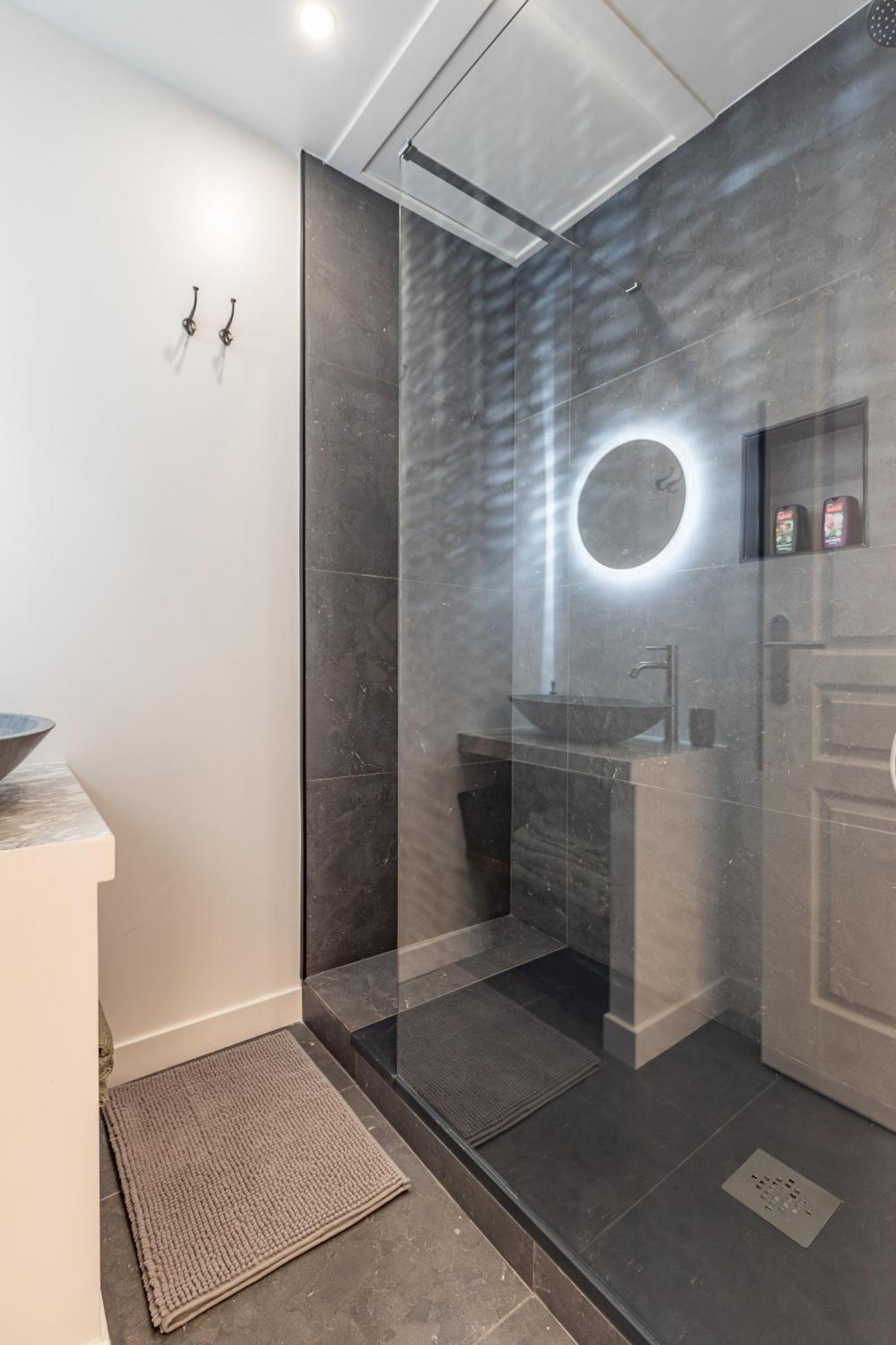 Old Town Apartment *